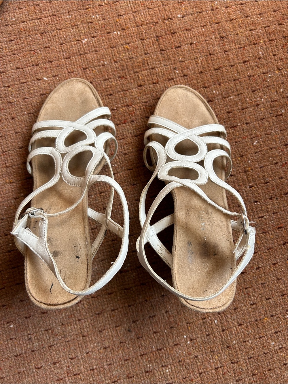 Kelly & Katie White Loop-Strap Sandals